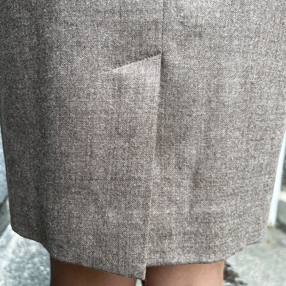 Banana Republic Sheath Dress - Size 2 - Picture 14 of 15